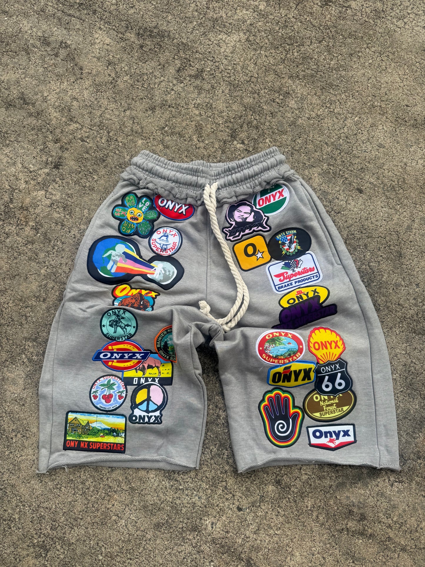 ONYX PATCH LONG SHORTS
